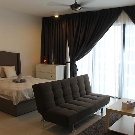 Studio Room Next To Sccc At Trefoil Setia Alam For 2-4 Pax Exterior photo